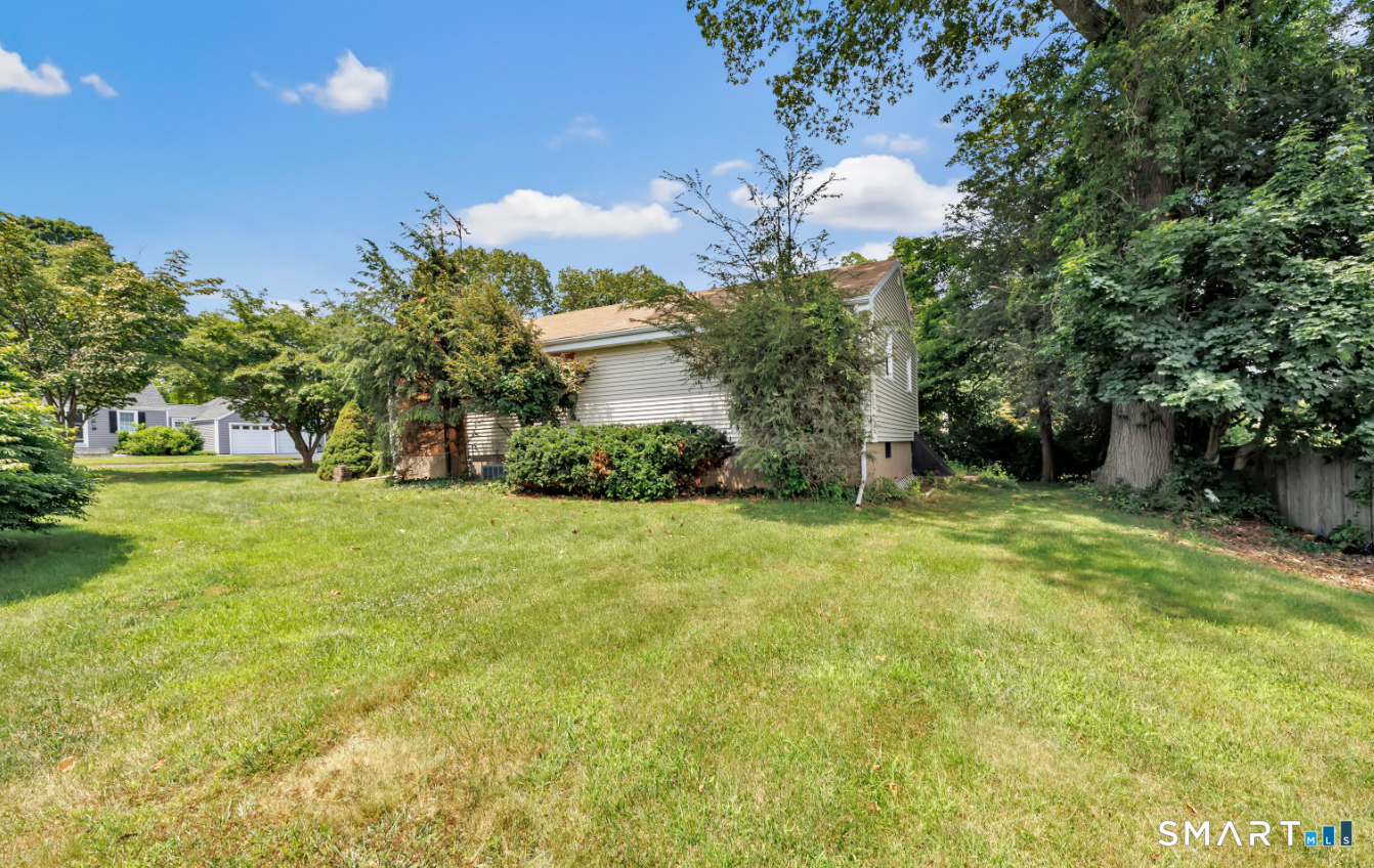 82 Crown Street Trumbull CT 06611