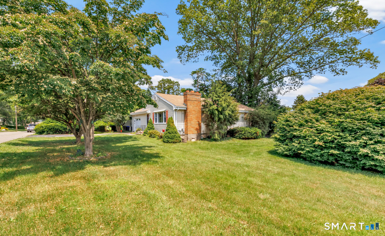 82 Crown Street Trumbull CT 06611