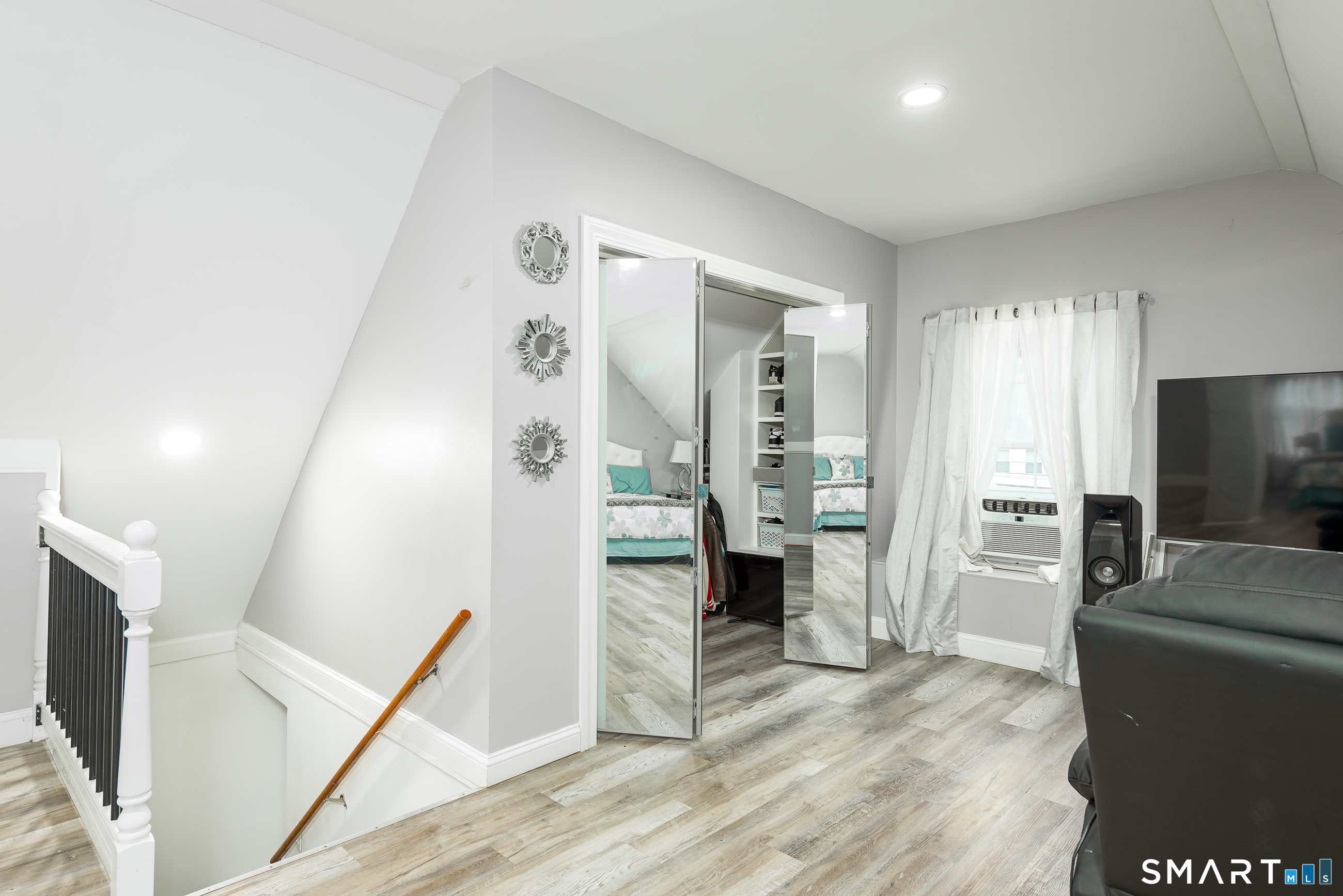 165 Oak Street Manchester CT 06040