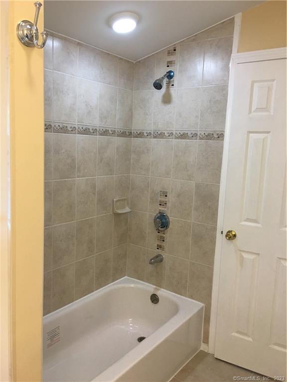 11 Fernwood Road Avon CT 06001