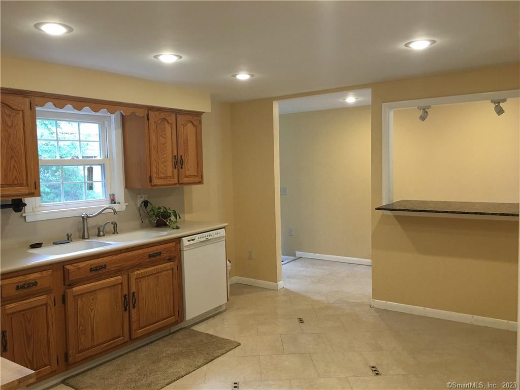 11 Fernwood Road Avon CT 06001