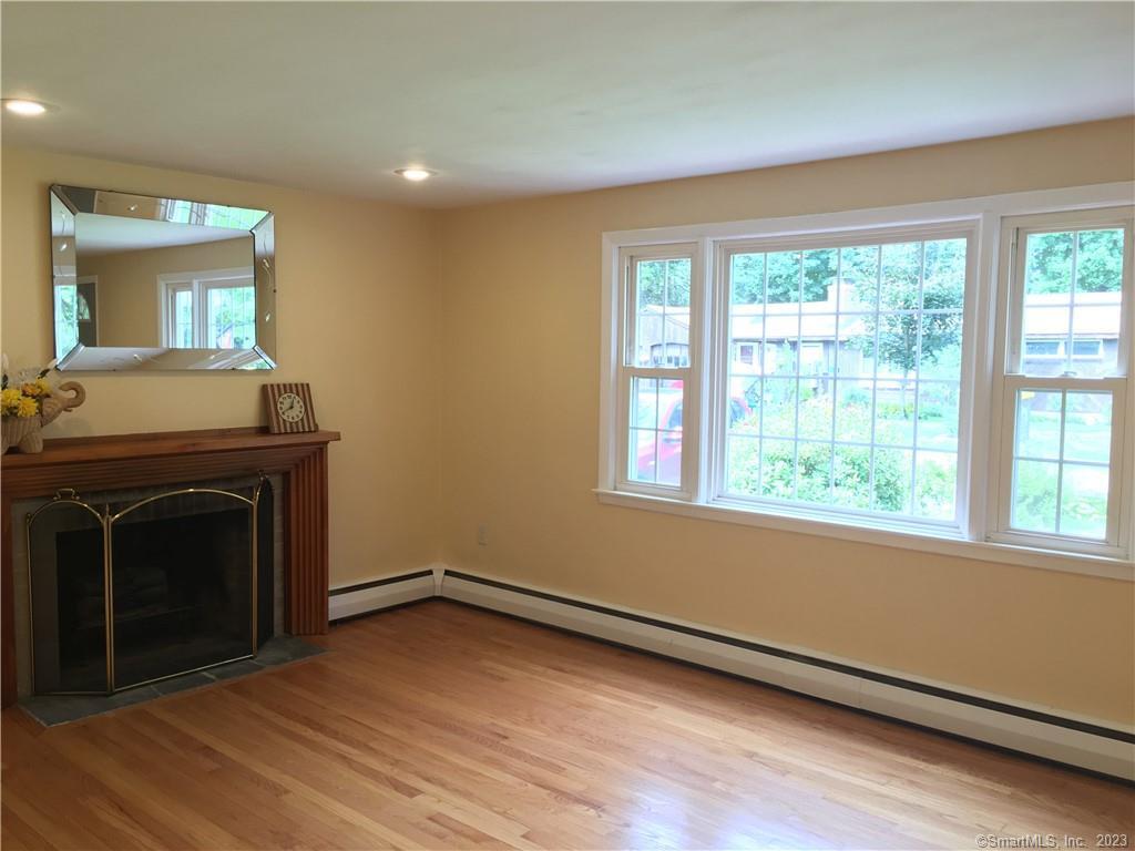 11 Fernwood Road Avon CT 06001