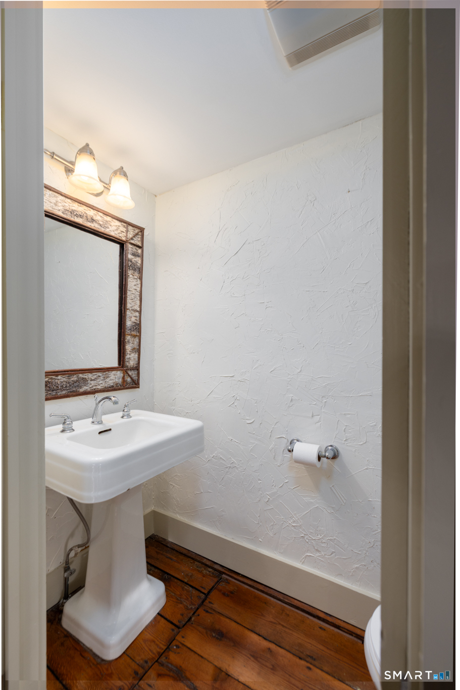 1187 Mount Carmel Avenue North Haven CT 06518