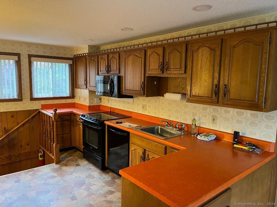 106 West Shore Road Ellington CT 06029