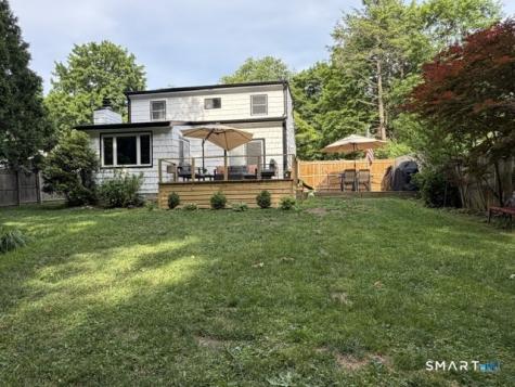102 Old Barn West Road Stamford CT 06905
