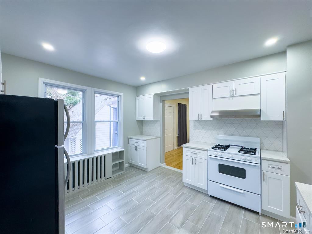 23 Lake Street Waterbury CT 06708