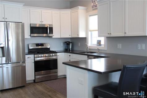 20 Shoreline Drive Stratford CT 06615