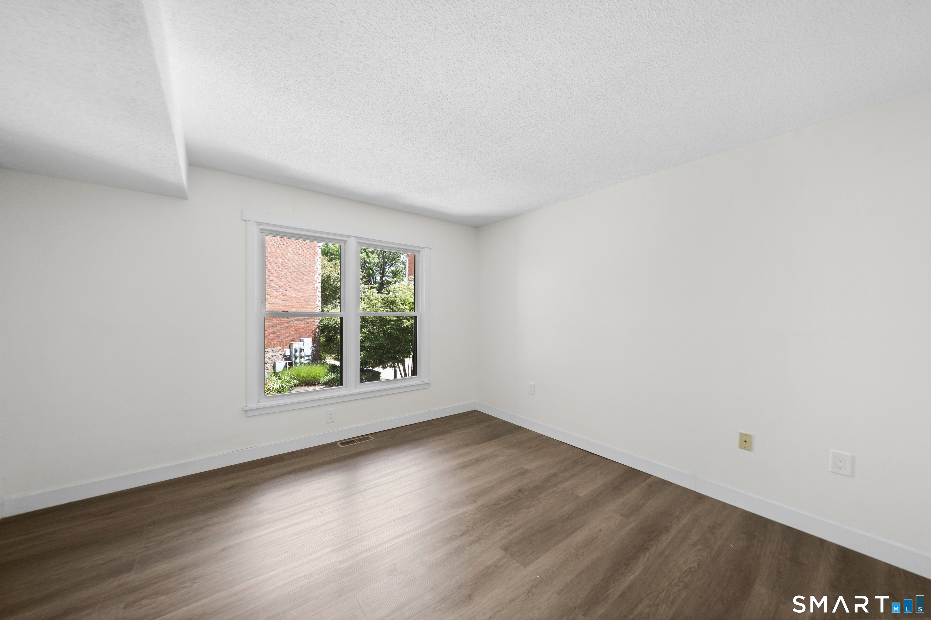 136 Maple Avenue Hartford CT 06114