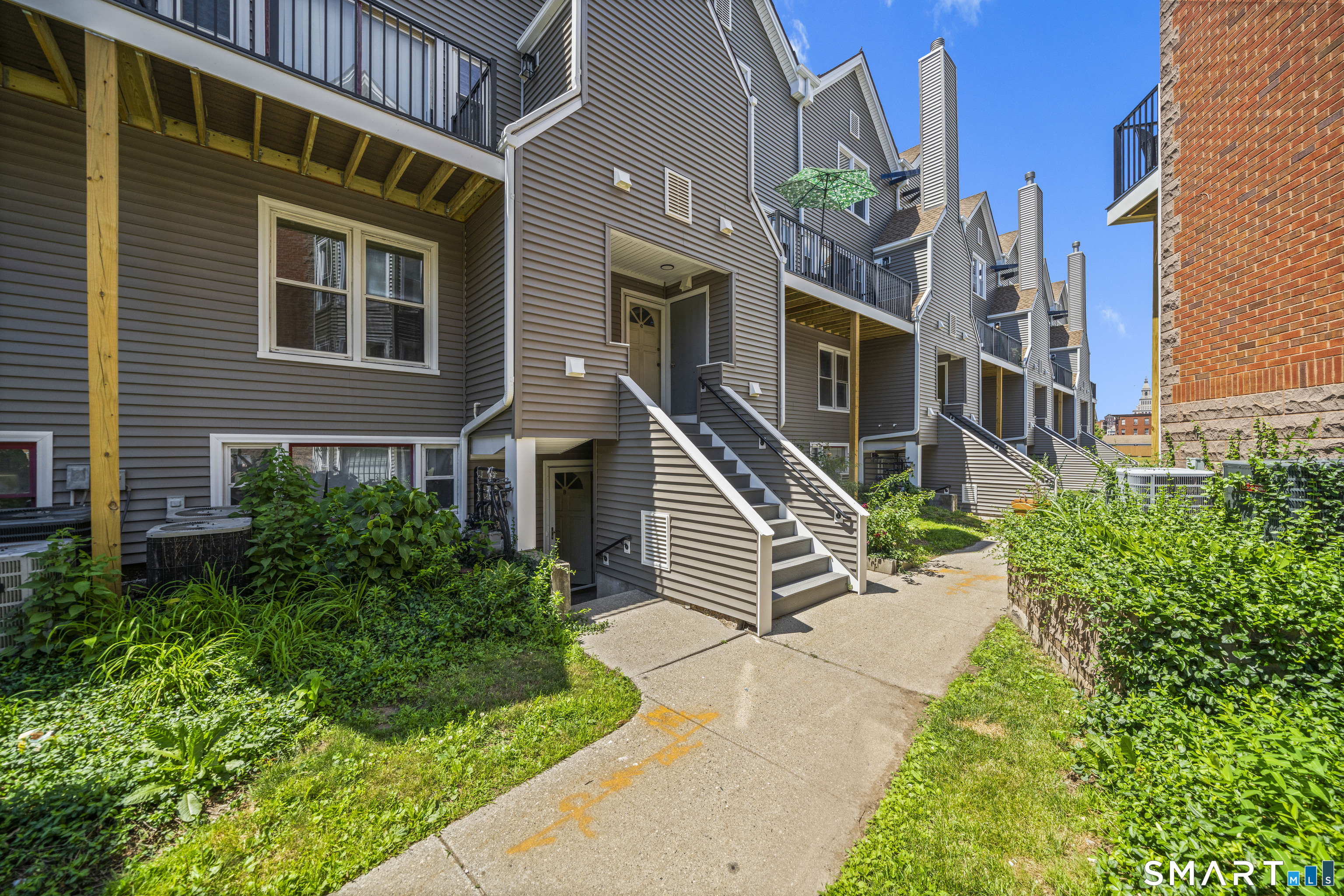 136 Maple Avenue Hartford CT 06114