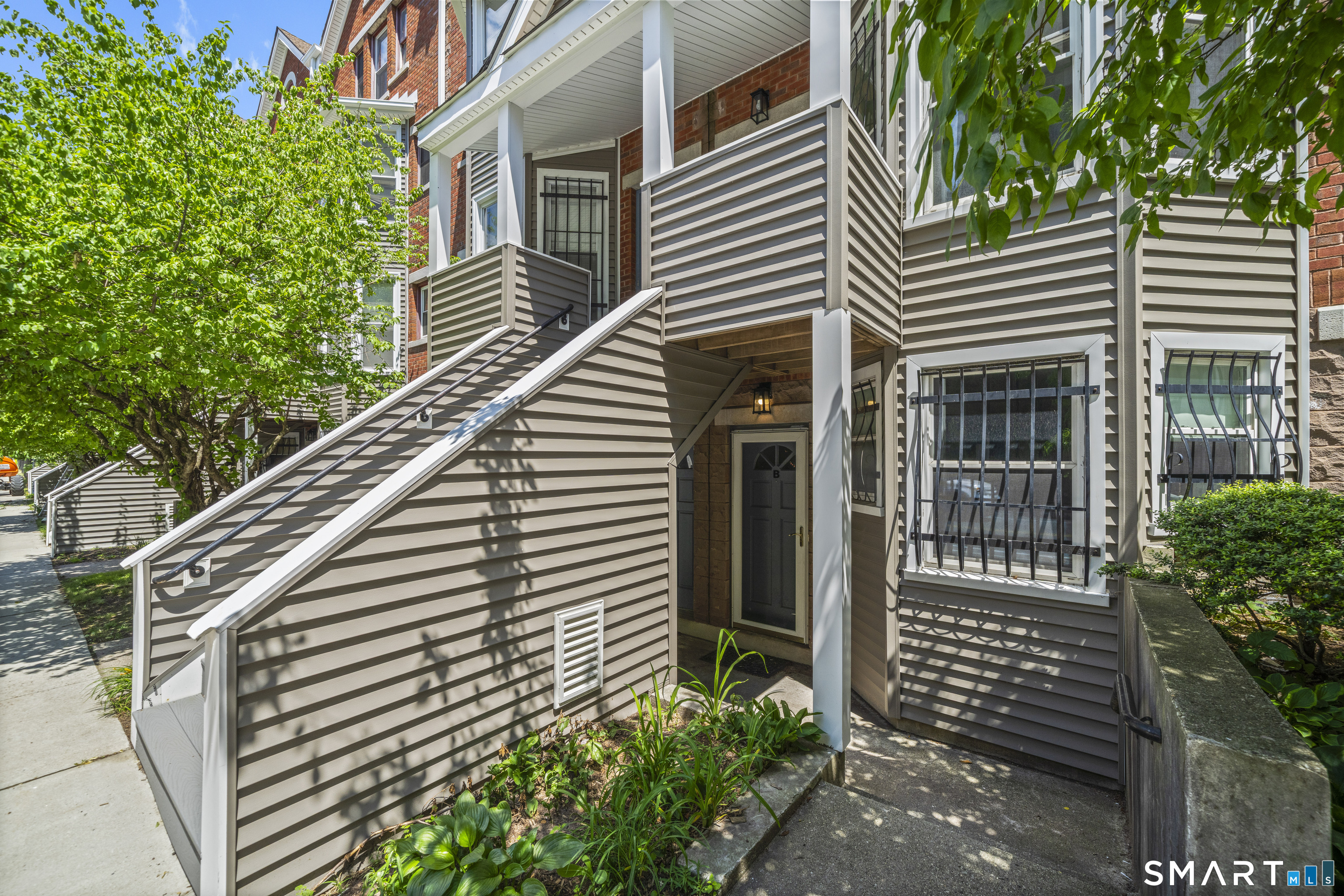 136 Maple Avenue Hartford CT 06114