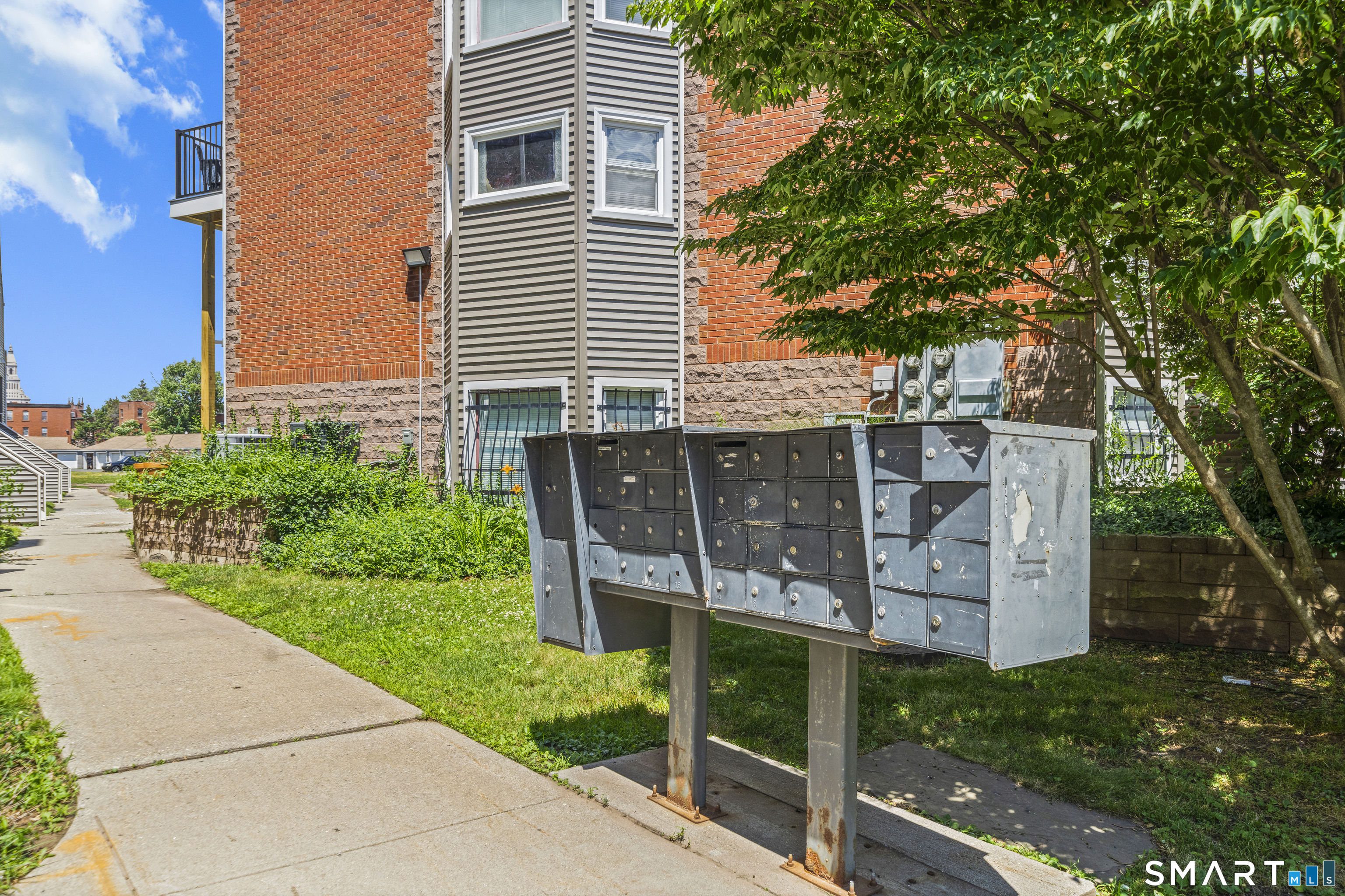 136 Maple Avenue Hartford CT 06114