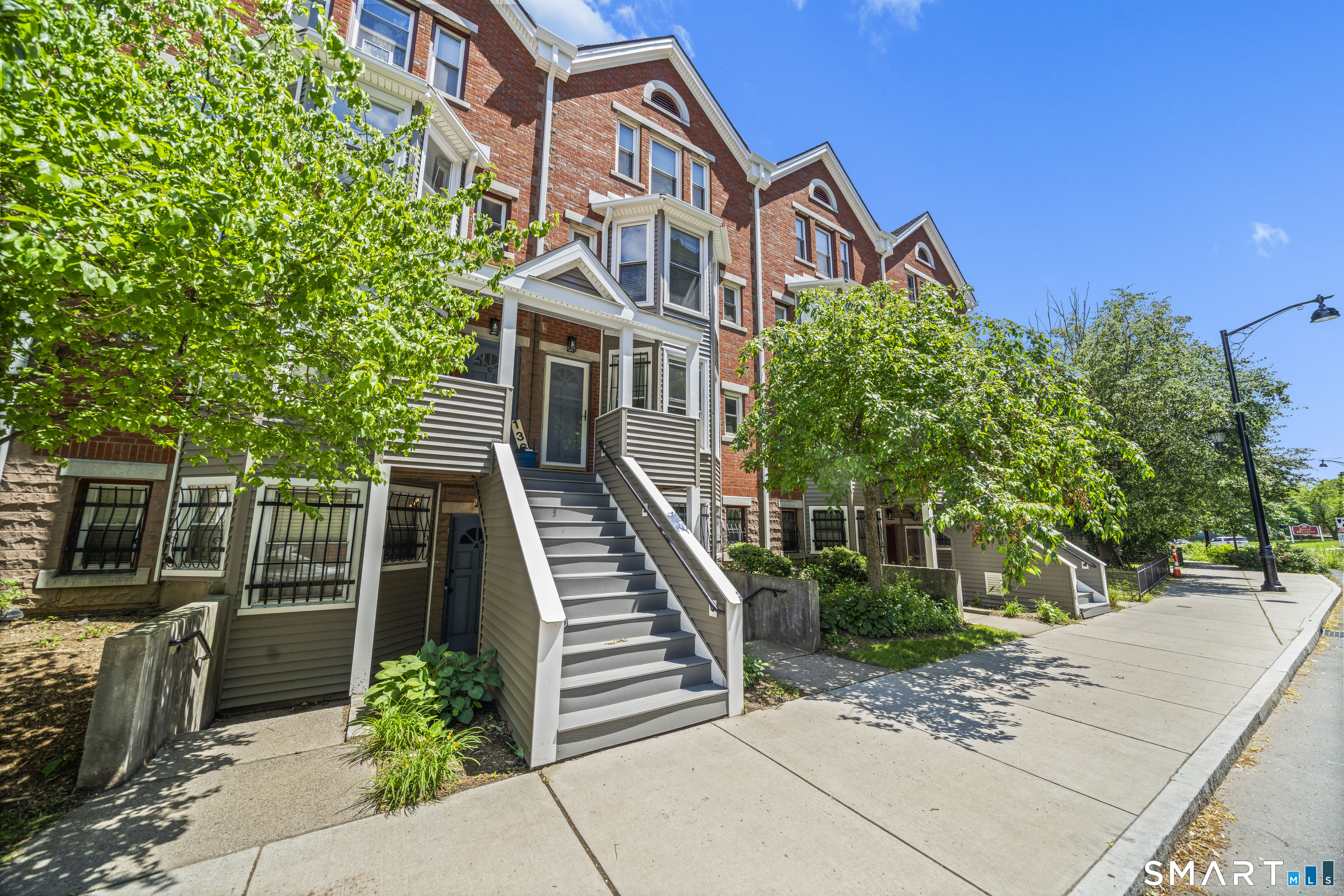 136 Maple Avenue Hartford CT 06114