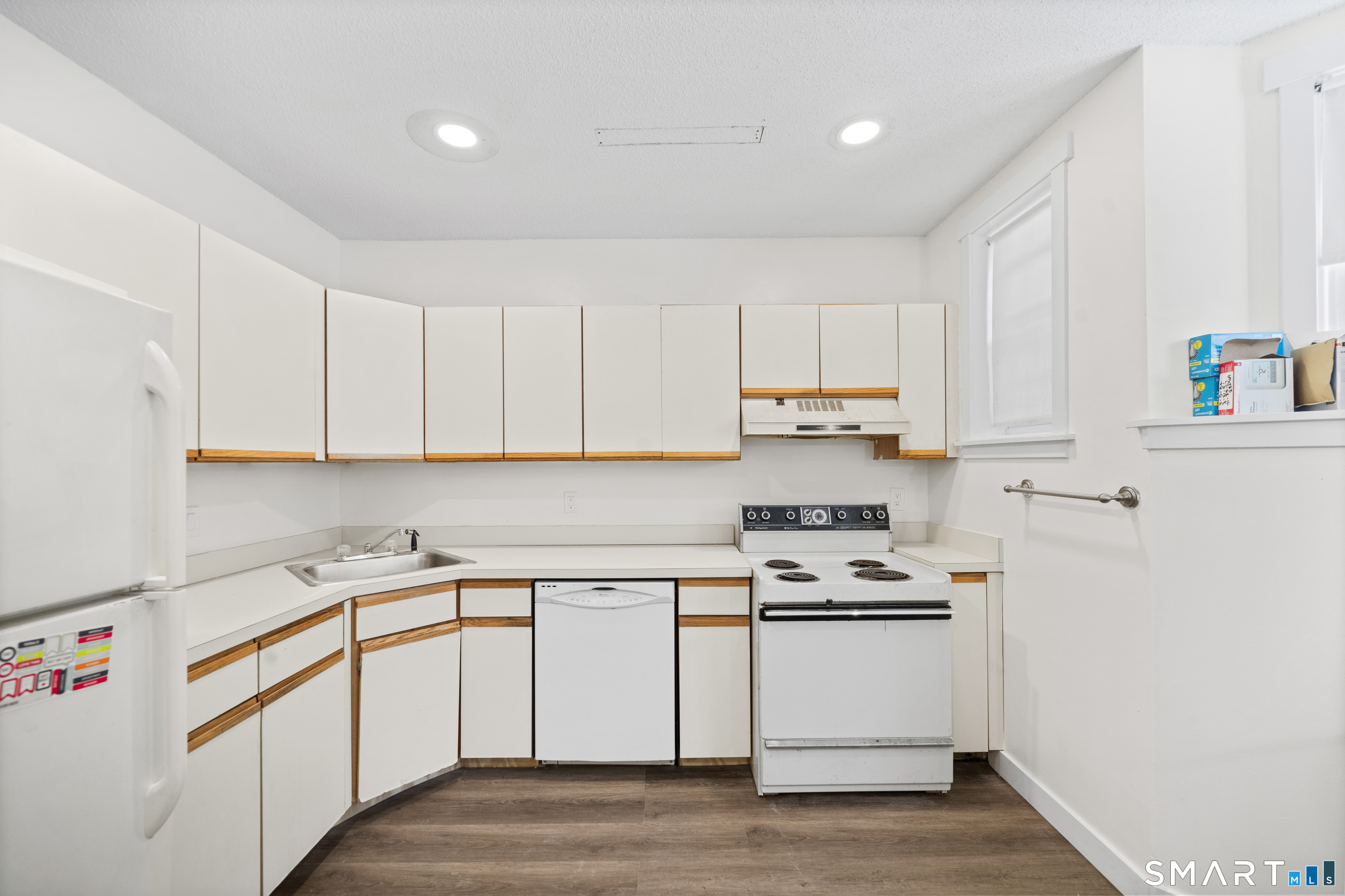 136 Maple Avenue Hartford CT 06114