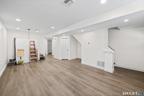 136 Maple Avenue Hartford CT 06114