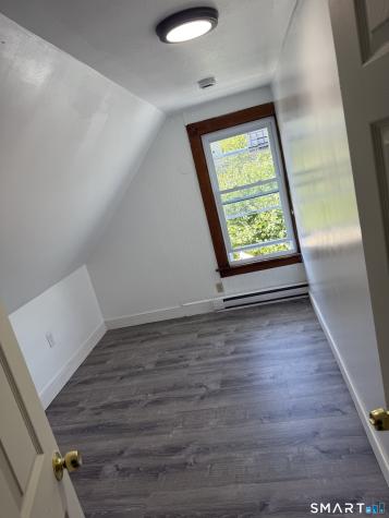142 Montauk Avenue New London CT 06320