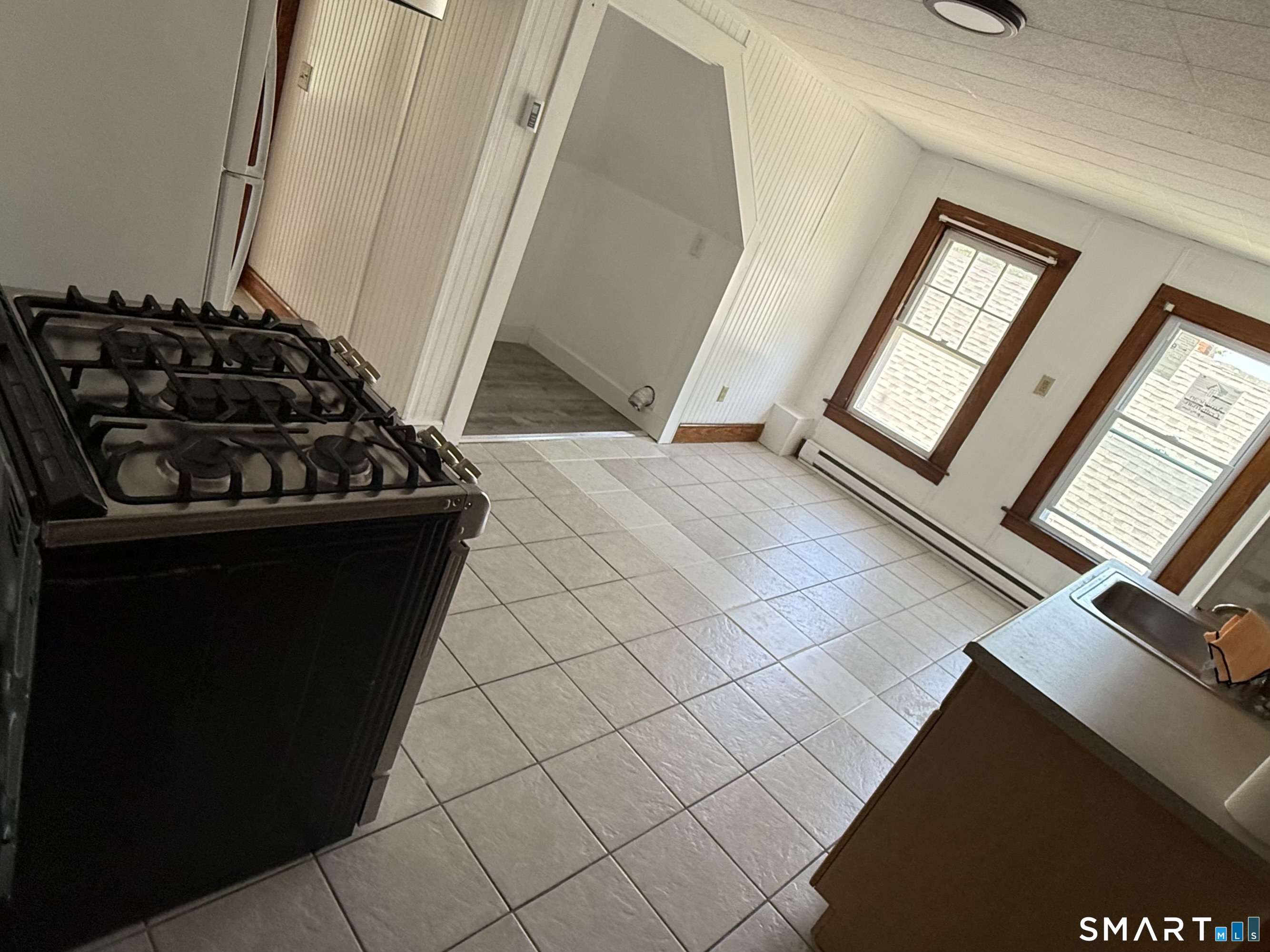 142 Montauk Avenue New London CT 06320