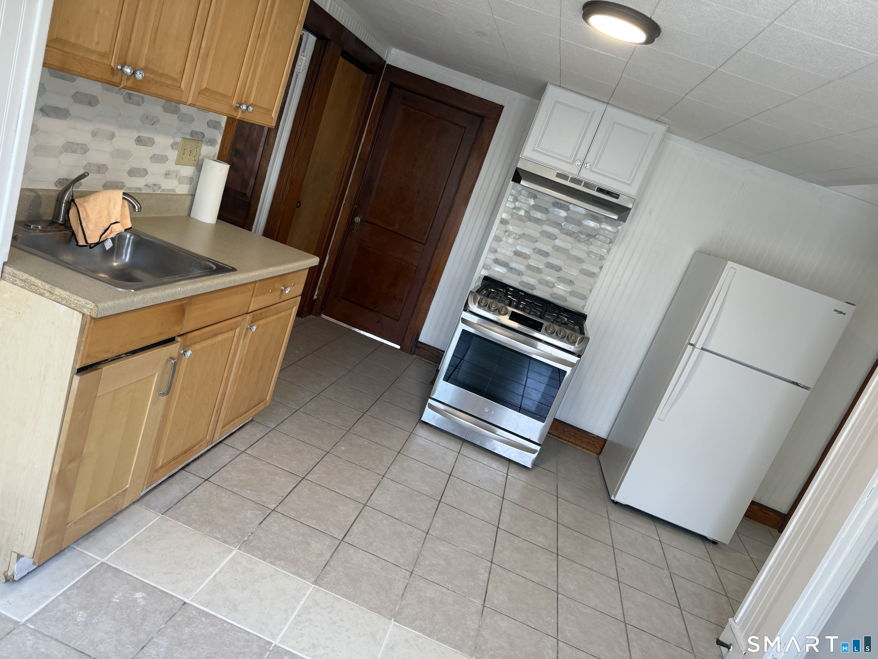 142 Montauk Avenue New London CT 06320