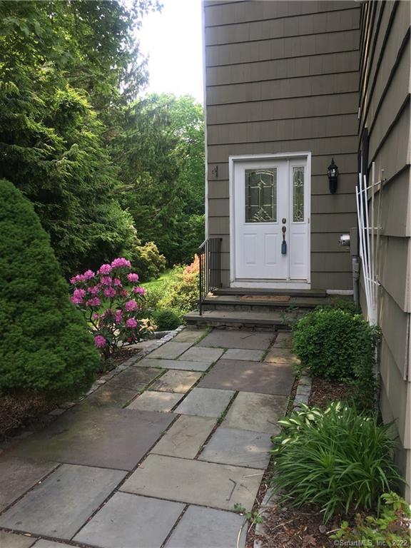 10 Cornwall Lane Trumbull CT 06611