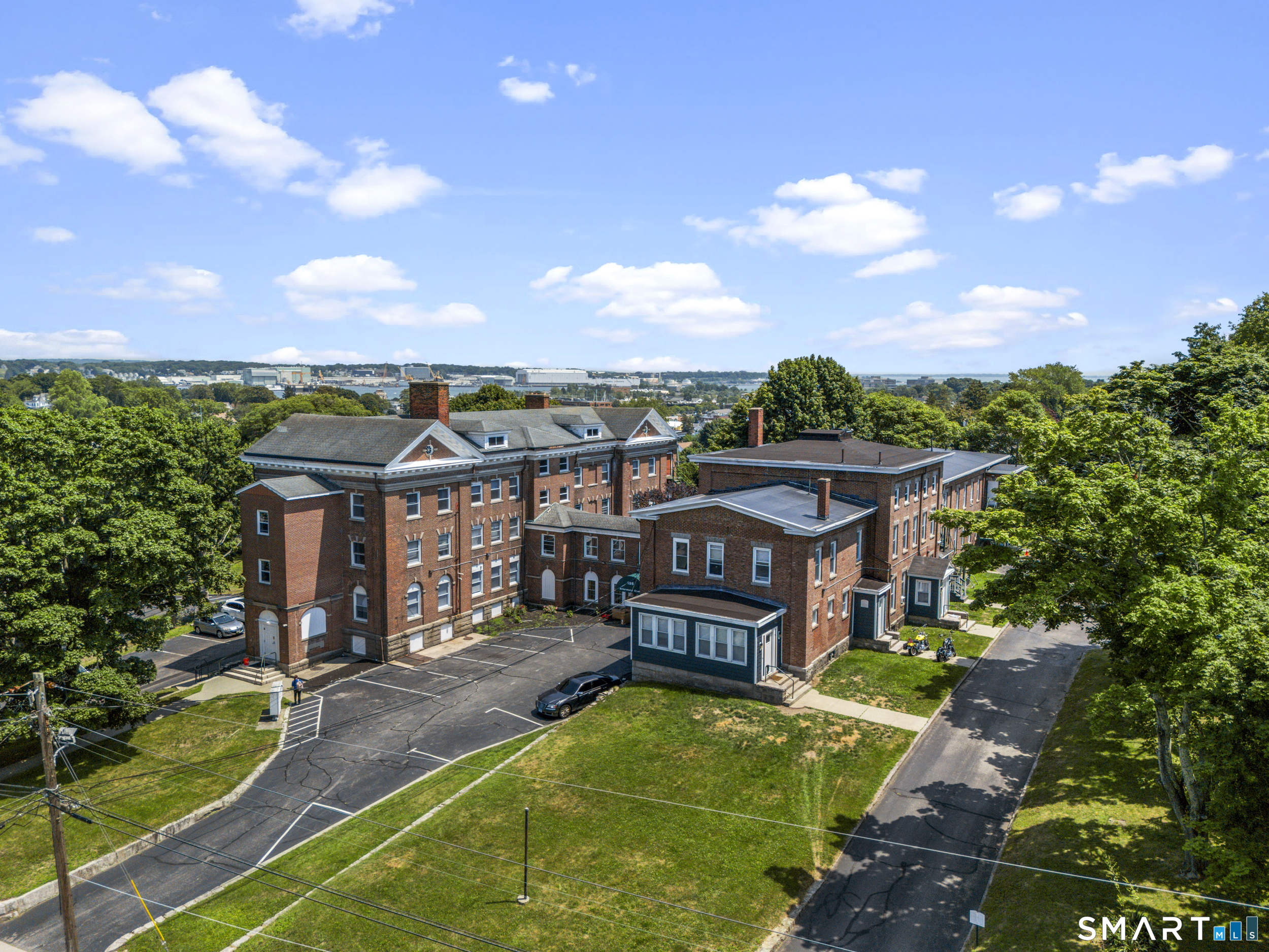 156 Garfield Avenue New London CT 06320