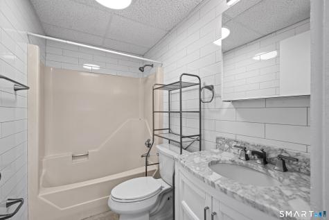 156 Garfield Avenue New London CT 06320