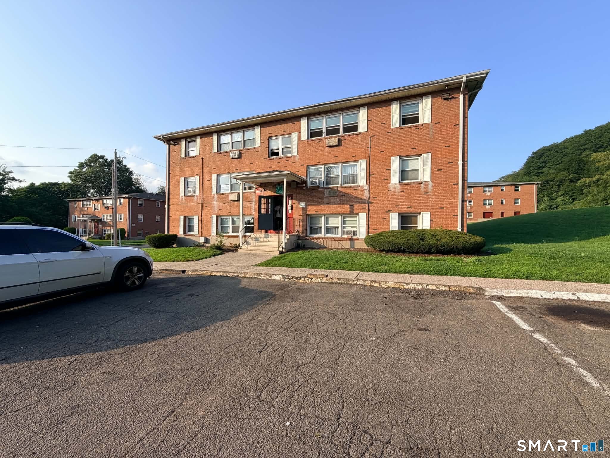 15 Donna Drive New Haven CT 06513