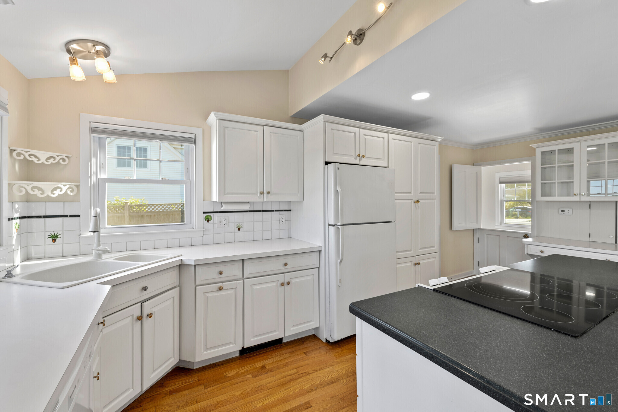282 Neck Road Madison CT 06443