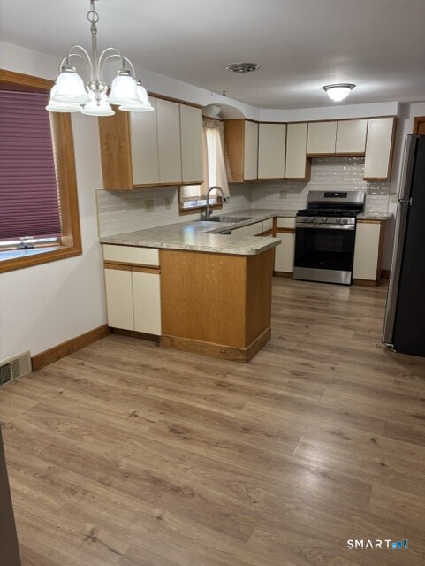 16 Botelle Manor Cromwell CT 06416