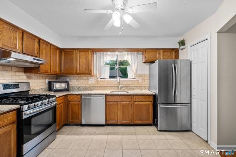 140 Thompson Street East Haven CT 06513