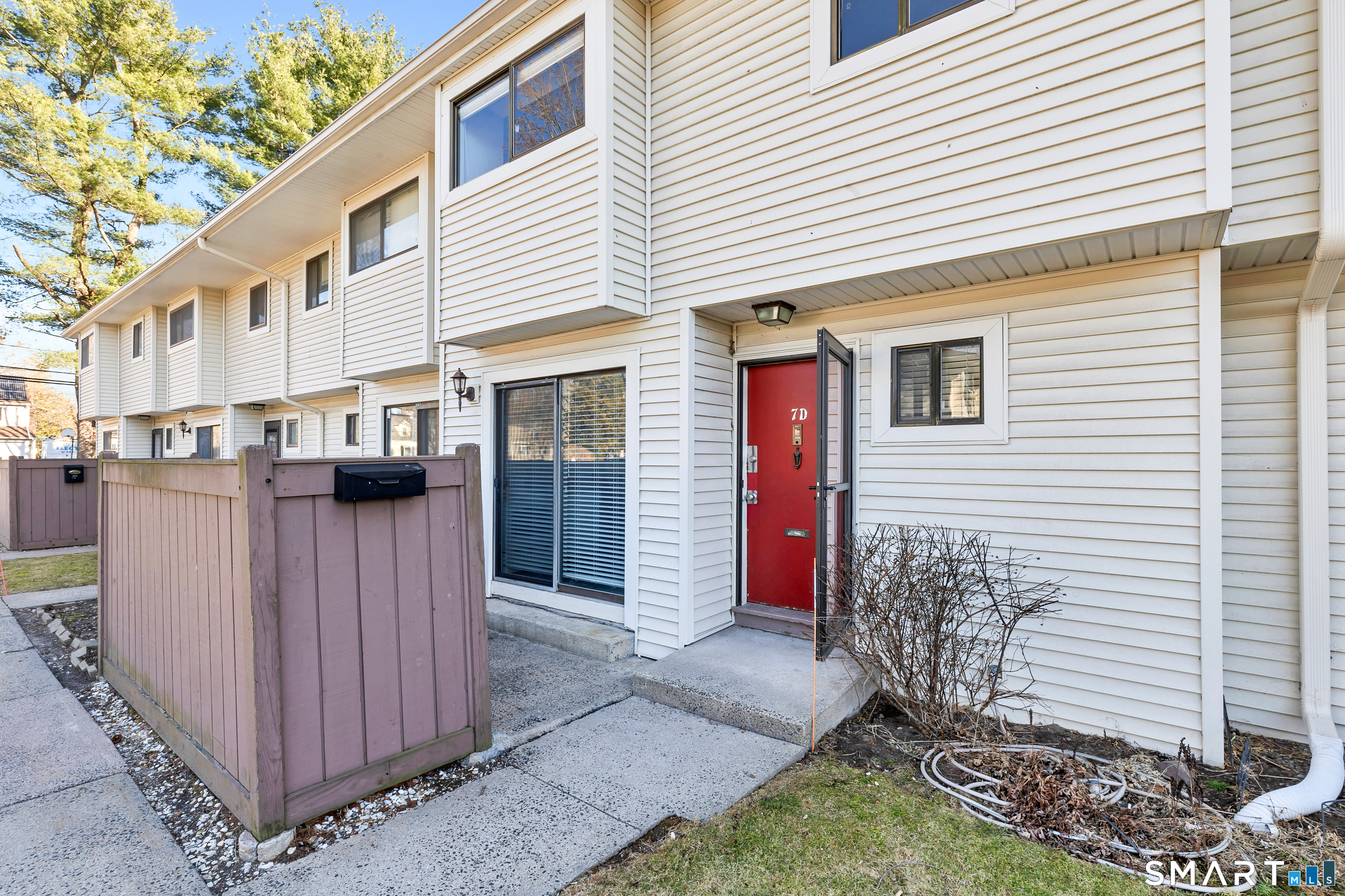 Bloomfield CT, 7 Woodland Avenue, Unit D