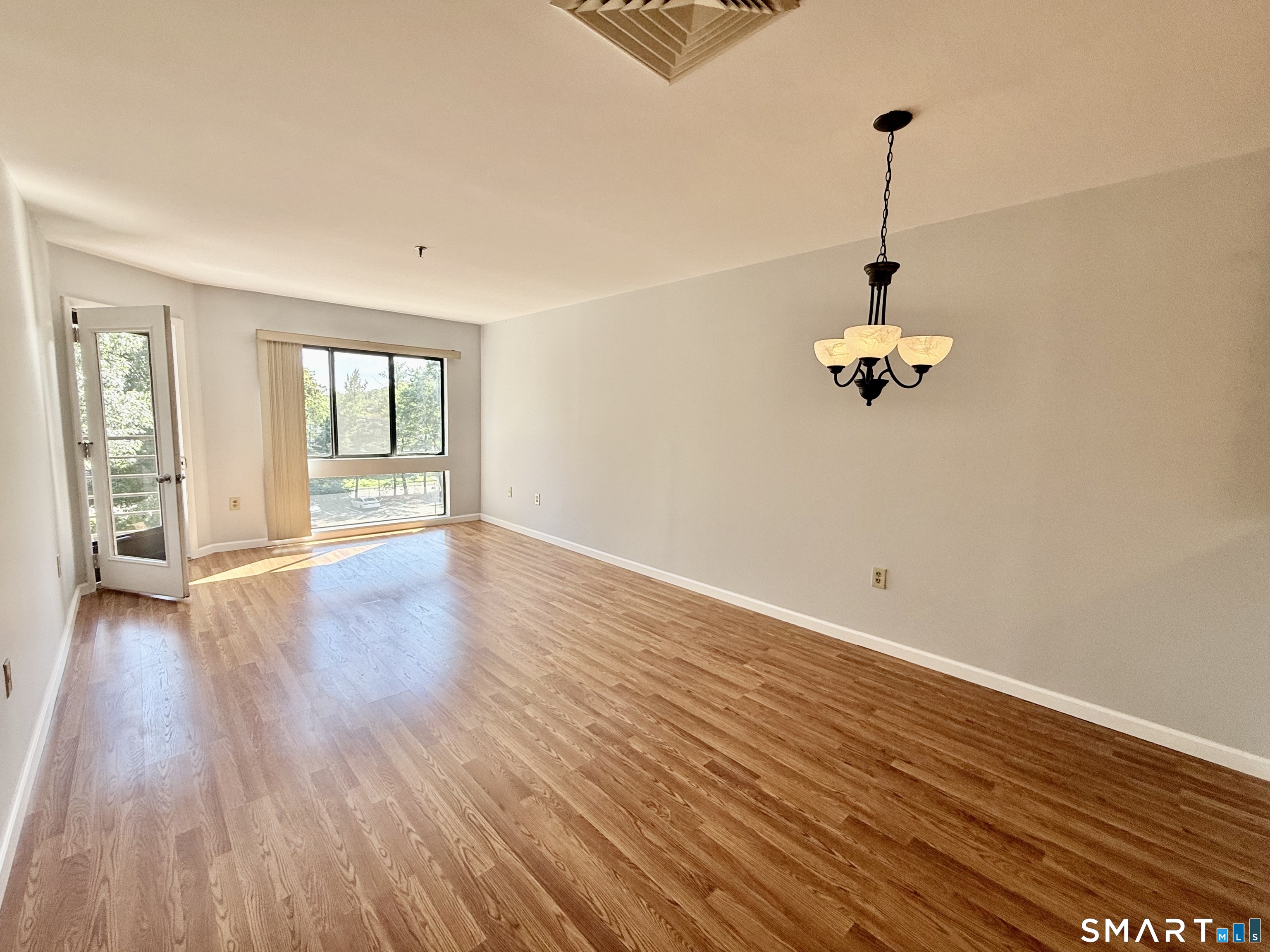 Hamden CT, 1204 Whitney Avenue, Unit 406