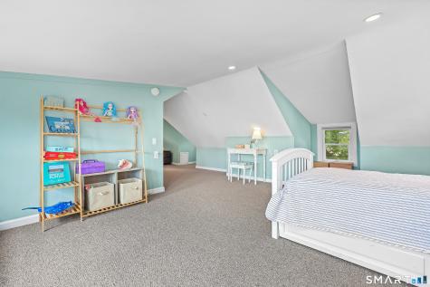 927 East Broadway Milford CT 06460