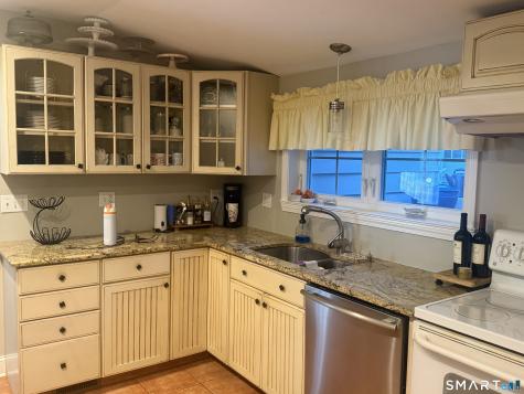 5 Hill Street Branford CT 06405