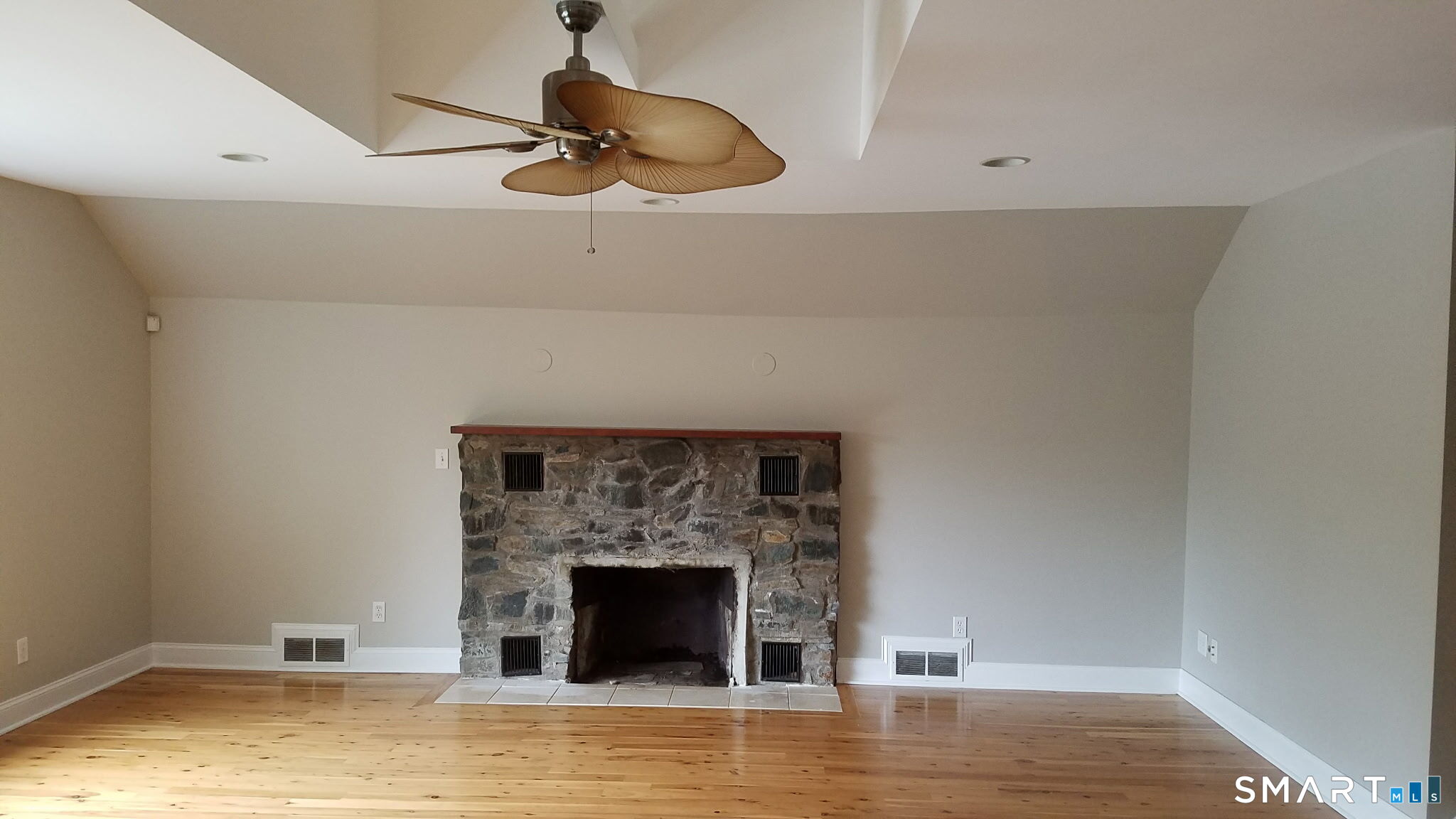 5 Hill Street Branford CT 06405