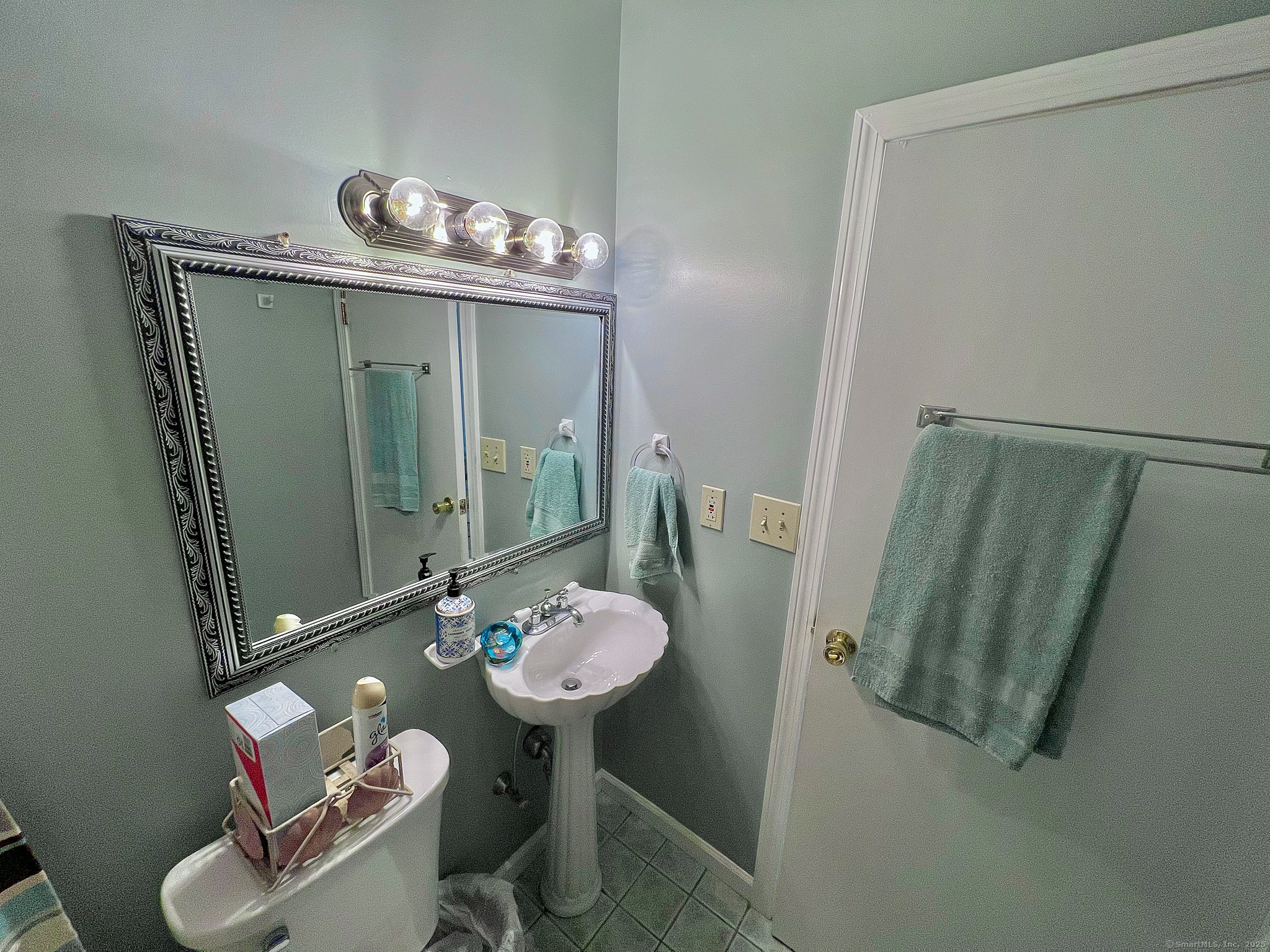 906 East Broadway Milford CT 06460