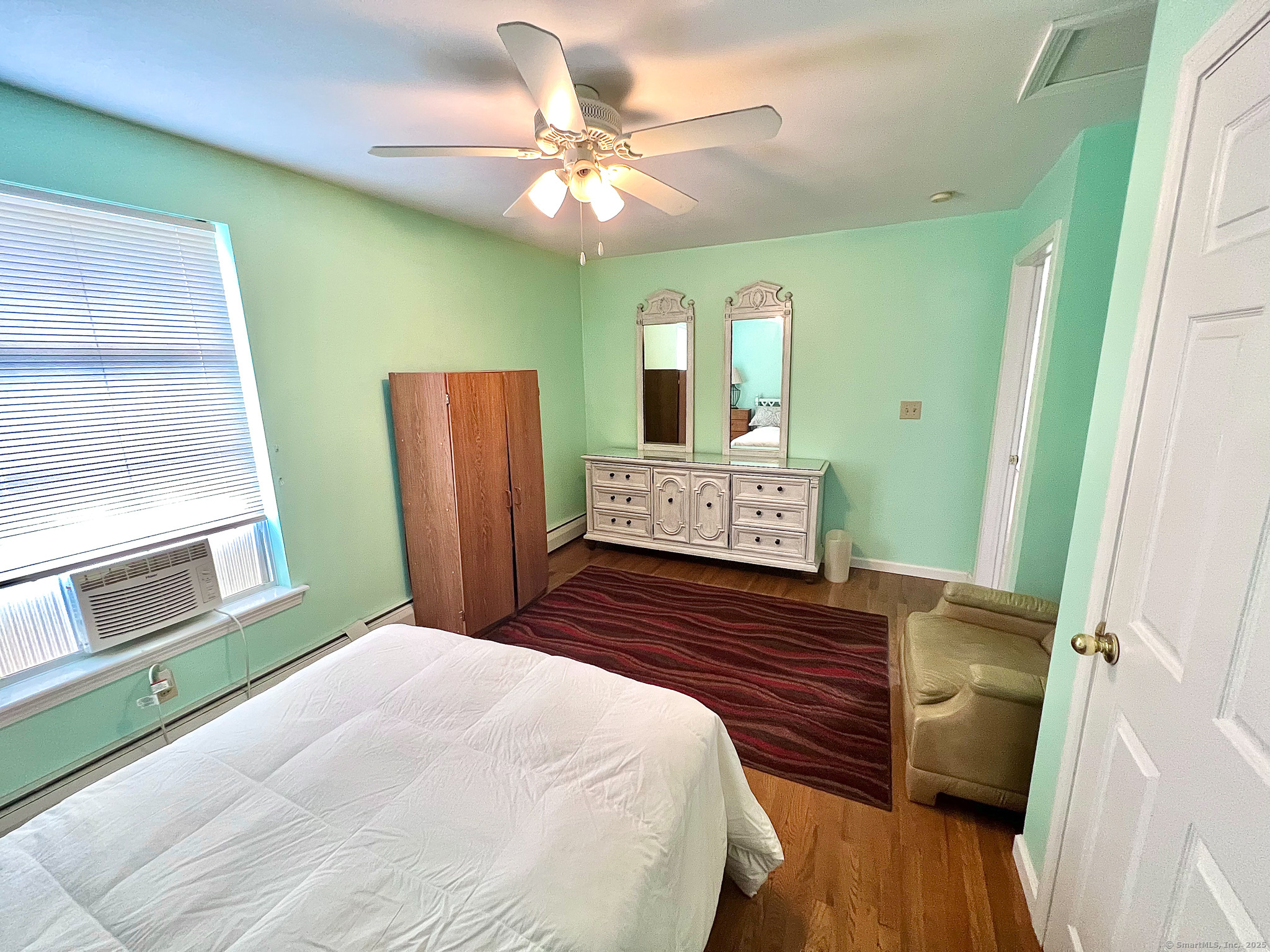 906 East Broadway Milford CT 06460