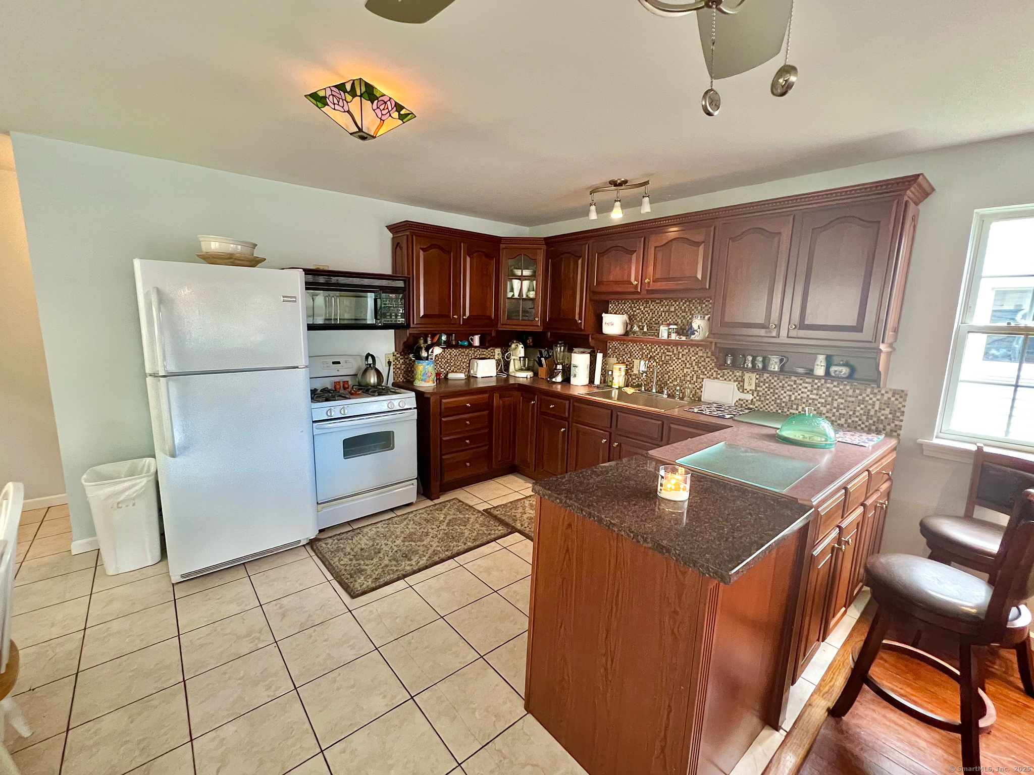 906 East Broadway Milford CT 06460