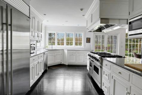 75 Hanson Road Darien CT 06820