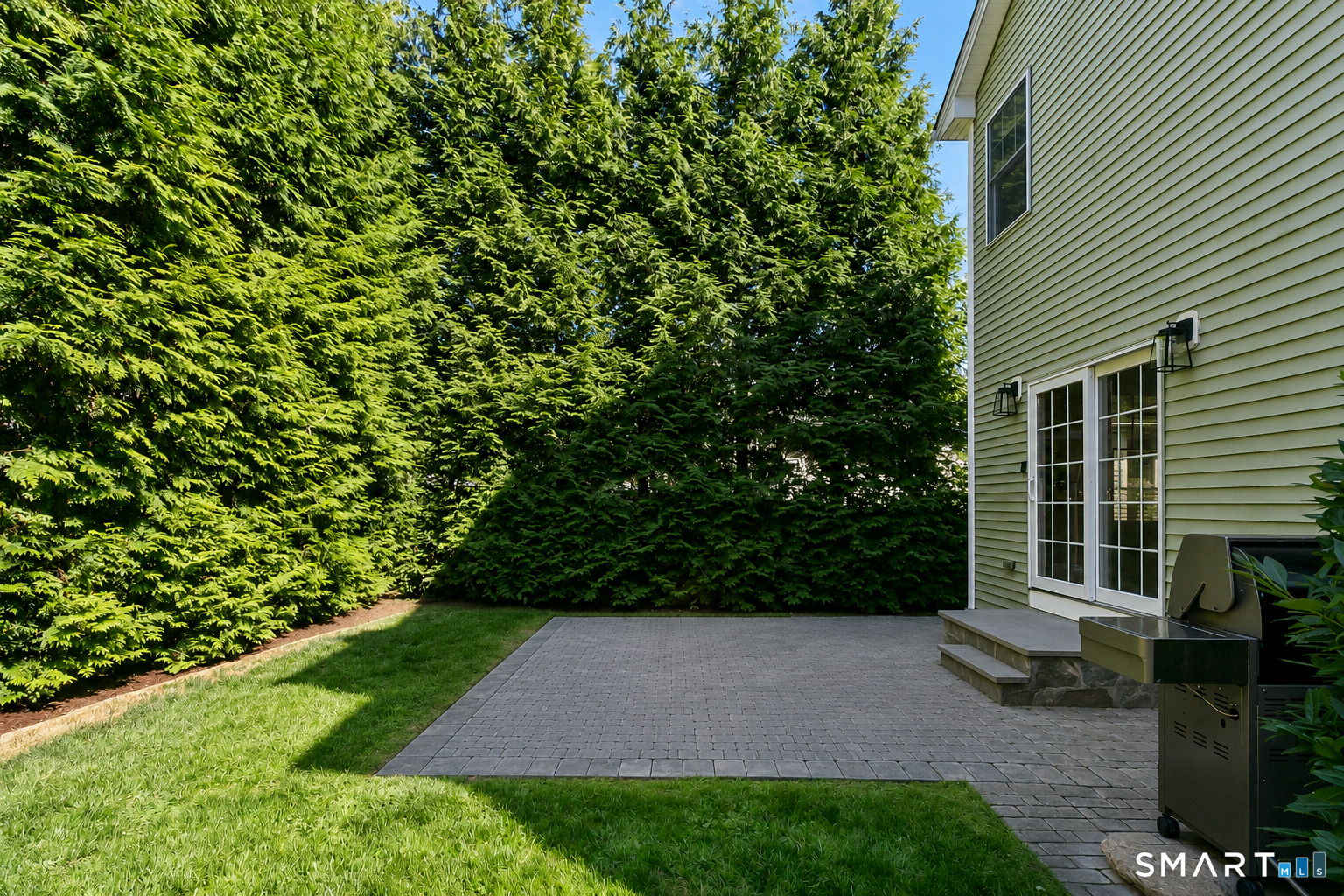 24 Warsaw Street Fairfield CT 06825