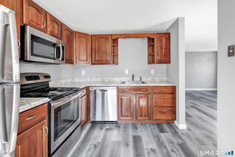 135 Heather Ridge Shelton CT 06484