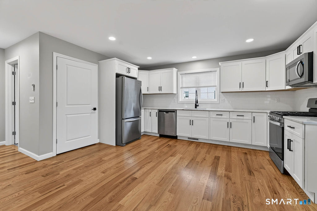 33 West End Avenue Branford CT 06405