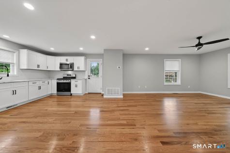 33 West End Avenue Branford CT 06405