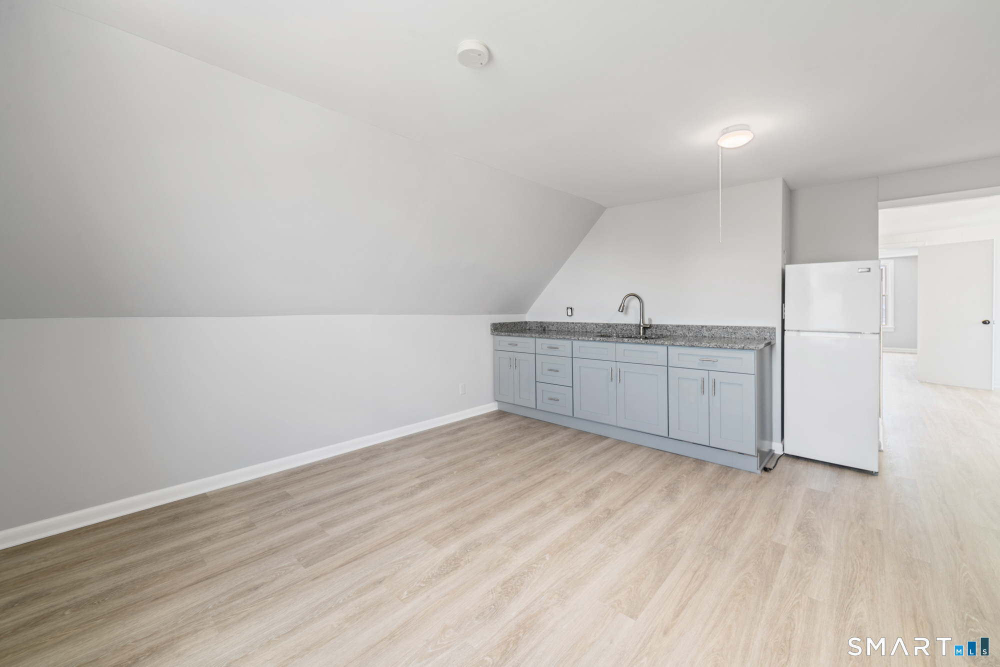 714 B Madison Avenue Bridgeport CT 06606