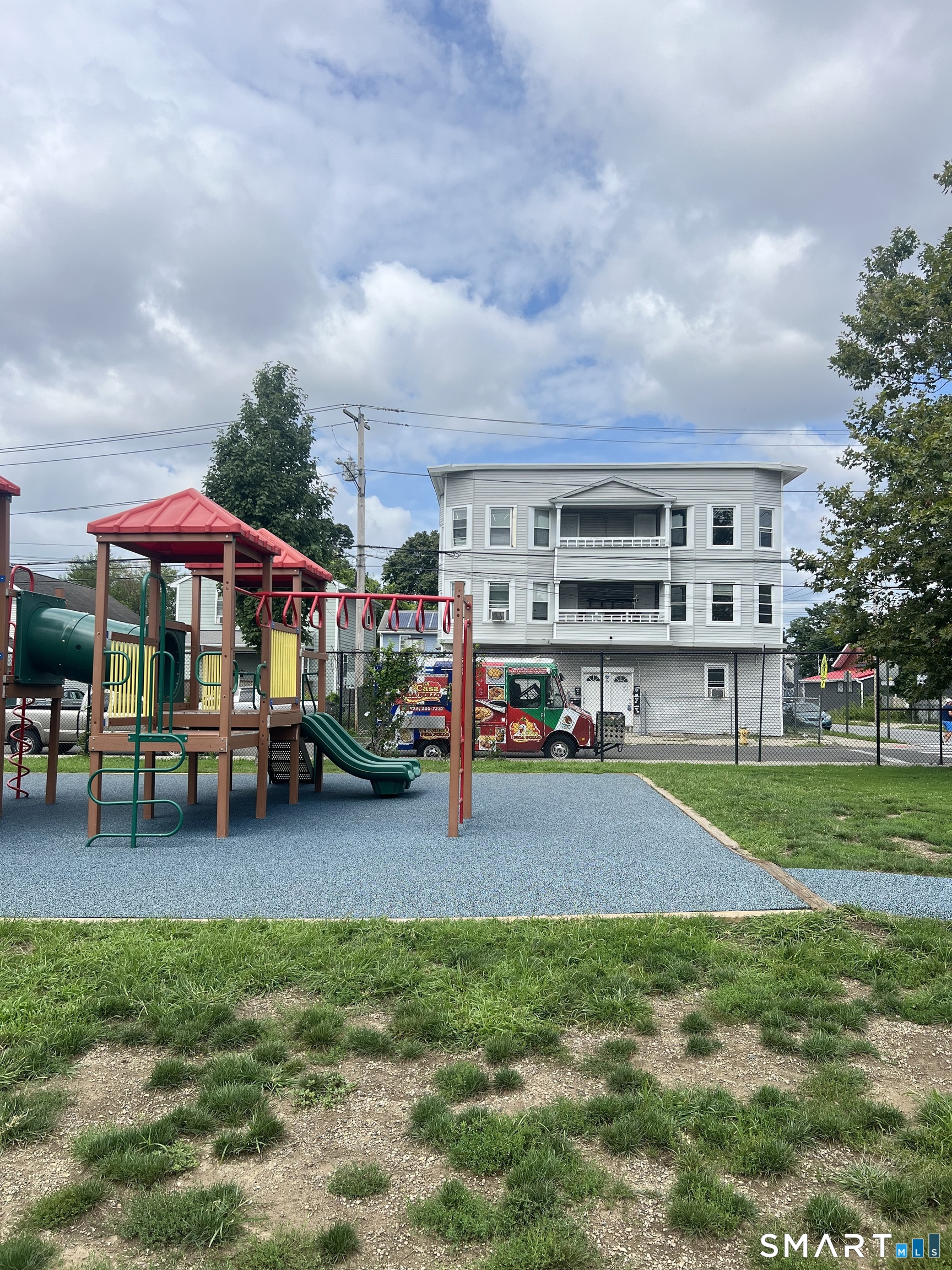 1389 Pembroke Street Bridgeport CT 06608