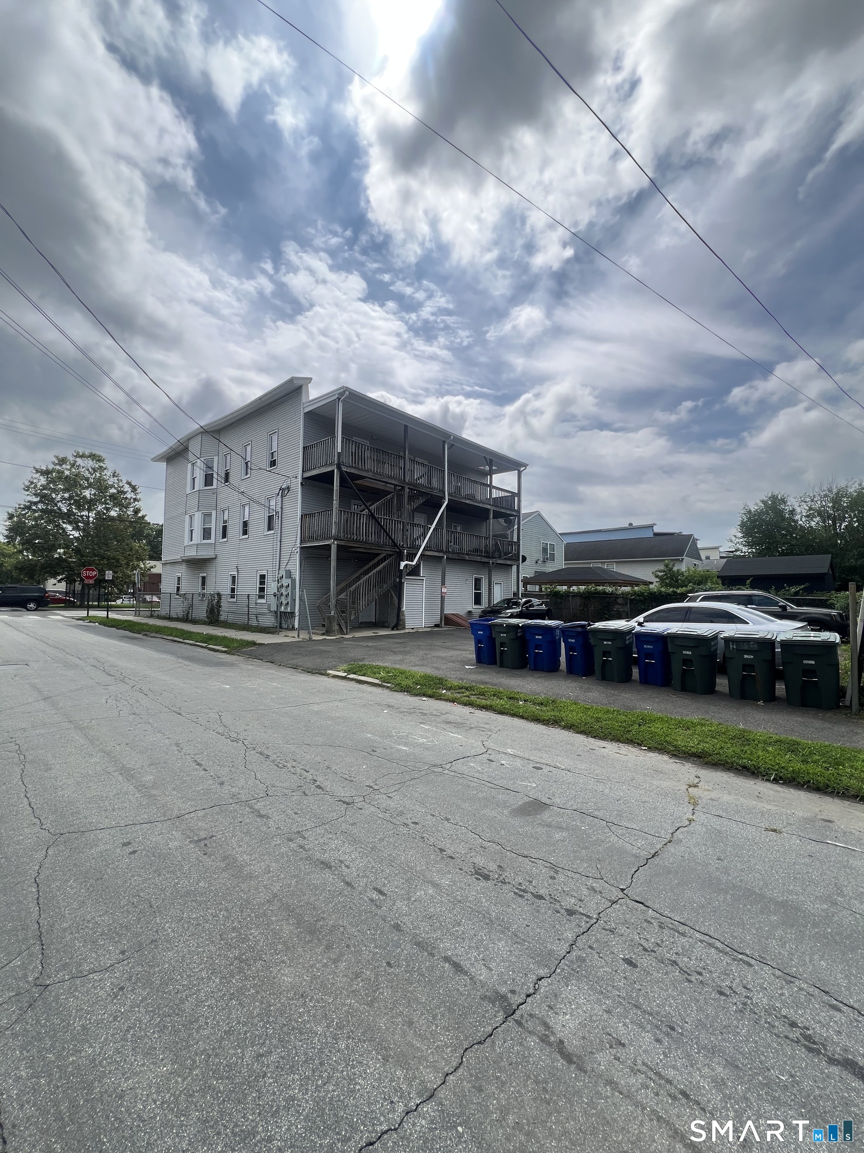 1389 Pembroke Street Bridgeport CT 06608