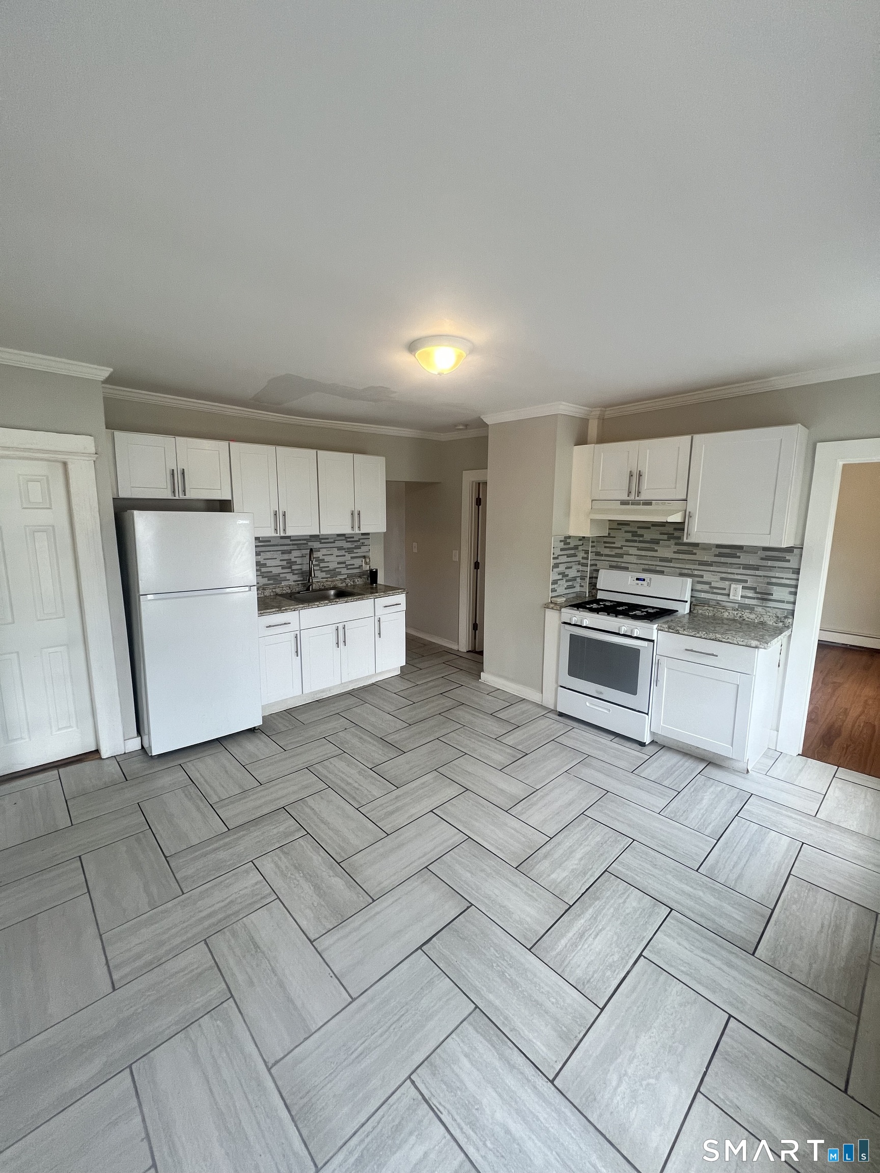 1389 Pembroke Street Bridgeport CT 06608