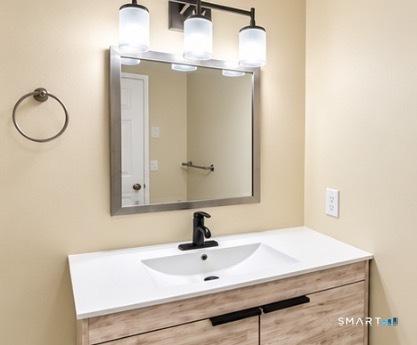 10 Manorwood Drive Branford CT 06405