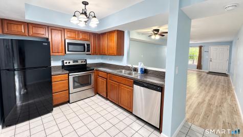 10 Manorwood Drive Branford CT 06405