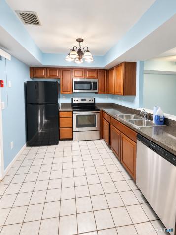 10 Manorwood Drive Branford CT 06405