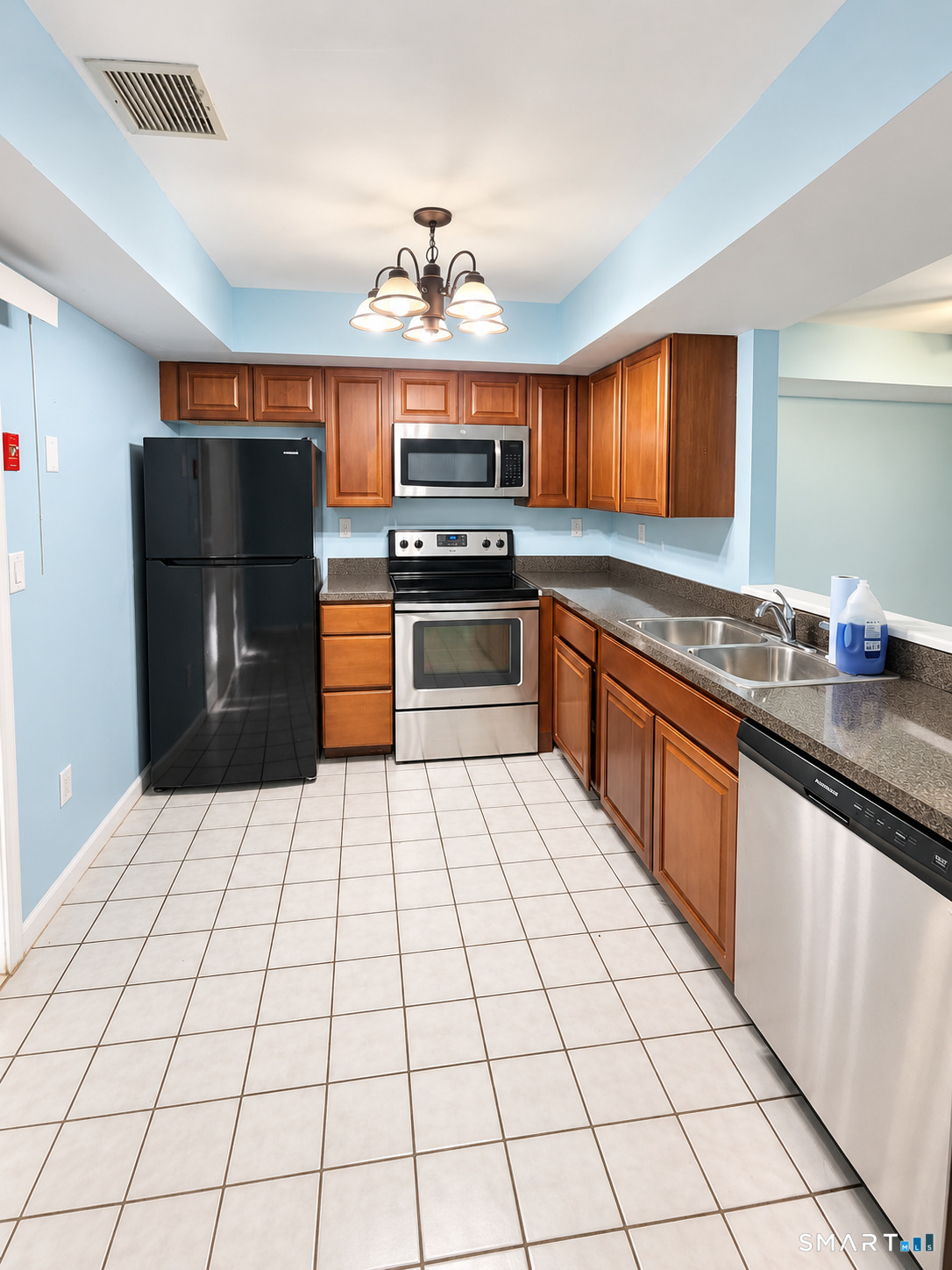 10 Manorwood Drive Branford CT 06405