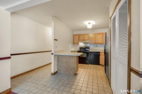 1301 Twin Circle Drive South Windsor CT 06074